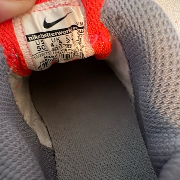 Nike Air Max Sneakers - Picture 7 of 8